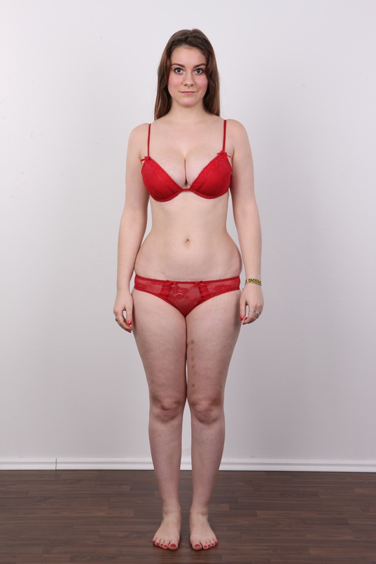 7. Download full pics of Katerina (21) from czechcasting.com