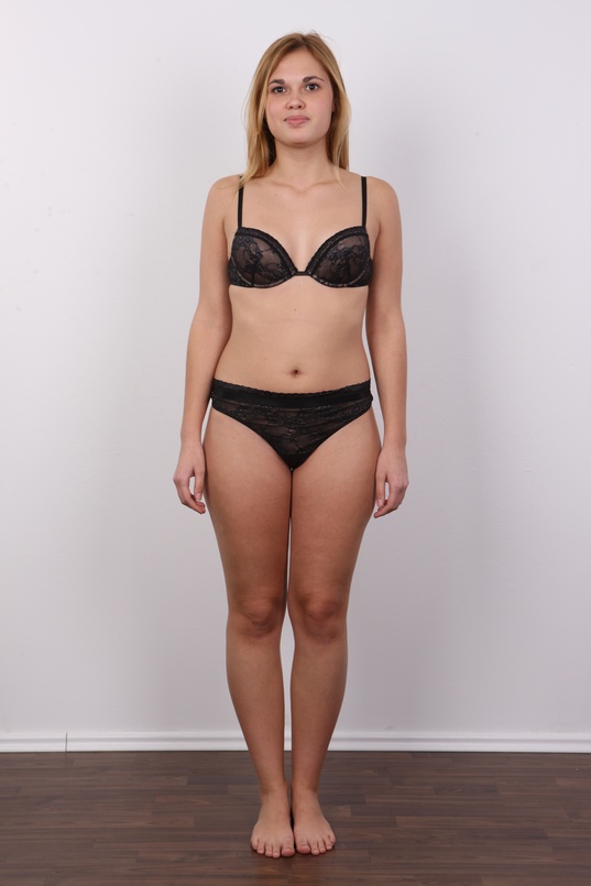 5. Download full pics of Kristyna (19) from czechcasting.com