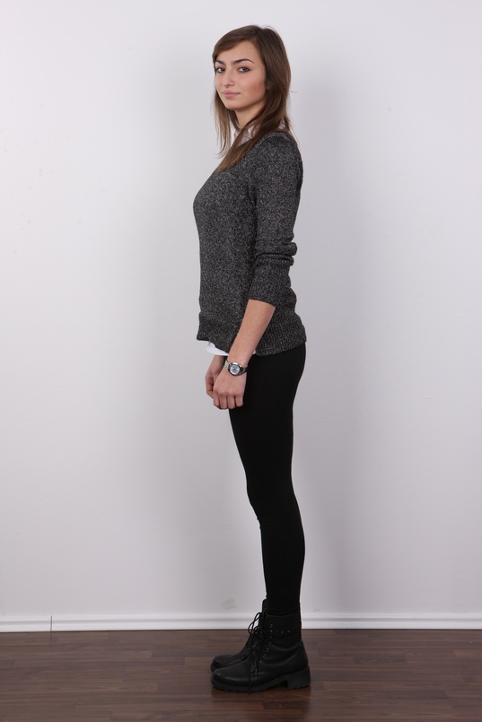 3. Download full pics of Eliska (19) from czechcasting.com