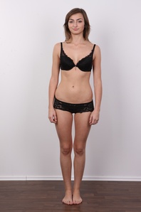 7. Download full pics of Eliska (19) from czechcasting.com