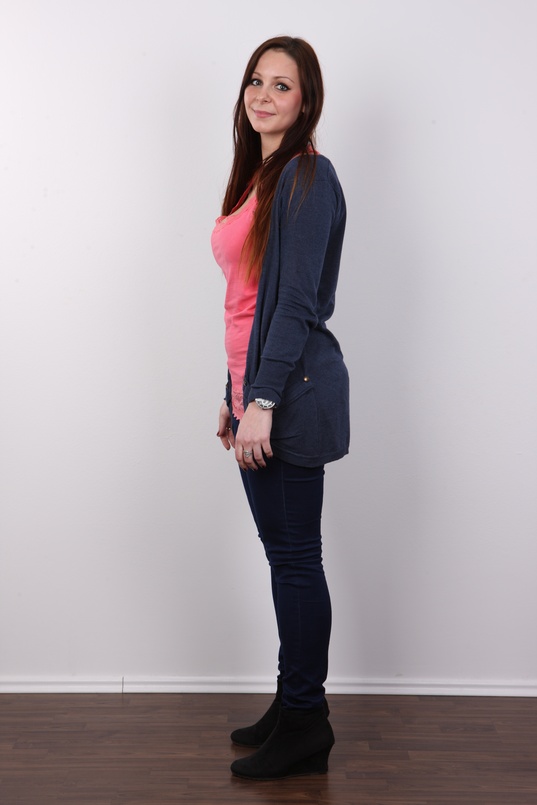 3. Download full pics of Andrea (23) from czechcasting.com