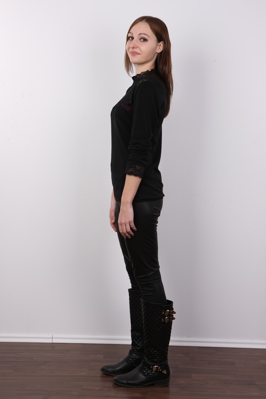 3. Download full pics of Kristyna (18) from czechcasting.com