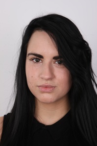 1. Download full pics of Natalie (18) from czechcasting.com