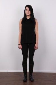 2. Download full pics of Natalie (18) from czechcasting.com