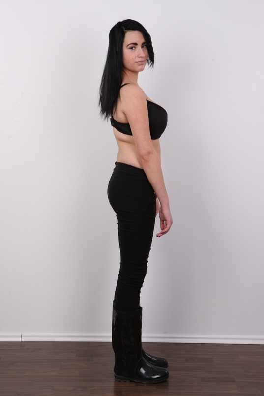 5. Download full pics of Natalie (18) from czechcasting.com