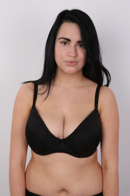 6. Download full pics of Natalie (18) from czechcasting.com