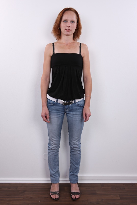 2. Download full pics of Pavla (32) from czechcasting.com