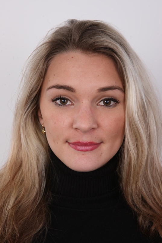 1. Download full pics of Derek (22) from czechcasting.com