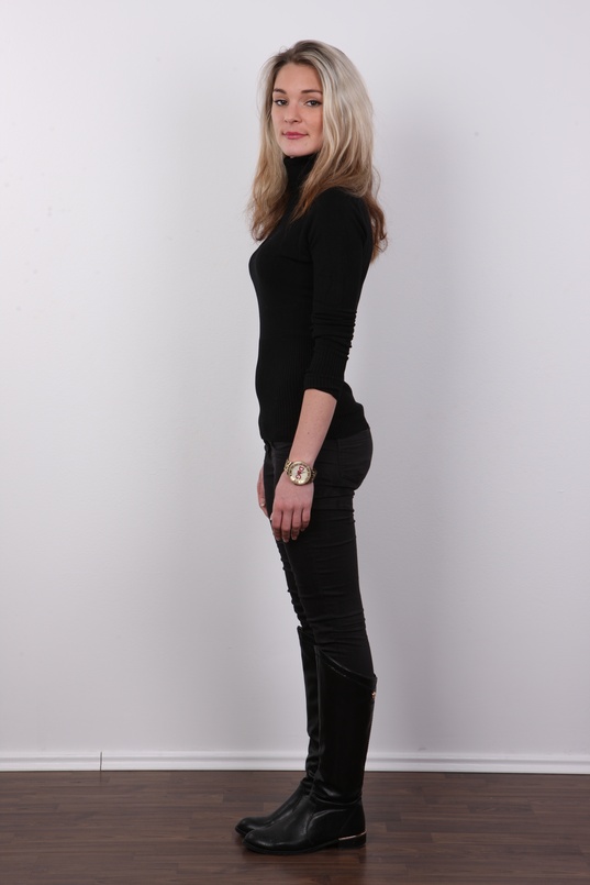 3. Download full pics of Derek (22) from czechcasting.com