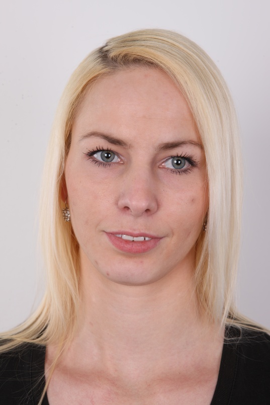 1. Download full pics of Michaela (25) from czechcasting.com