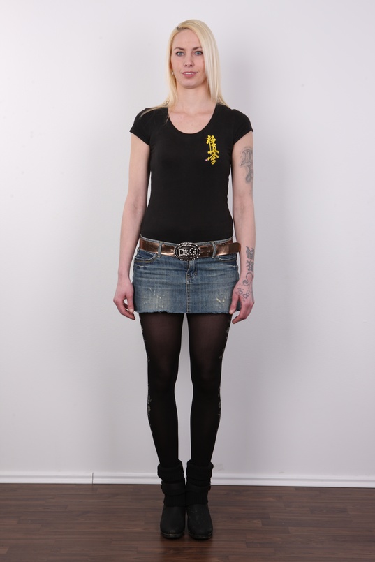 2. Download full pics of Michaela (25) from czechcasting.com