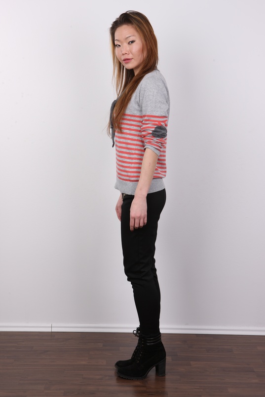 3. Download full pics of Zuzana (22) from czechcasting.com