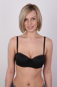 6. Download full pics of Zaneta (29) from czechcasting.com