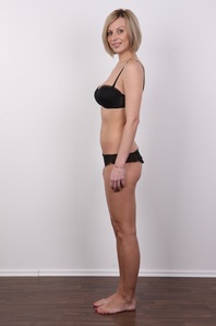 8. Download full pics of Zaneta (29) from czechcasting.com