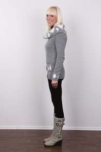 3. Download full pics of Dana (50) from czechcasting.com