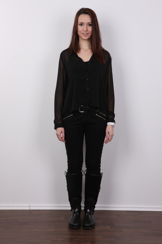 2. Download full pics of Monika (20) from czechcasting.com