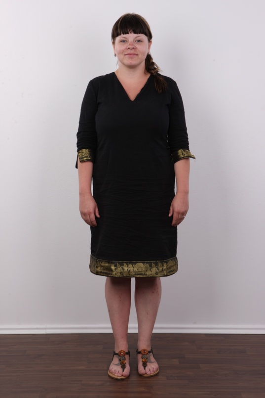 2. Download full pics of Zdena (24) from czechcasting.com