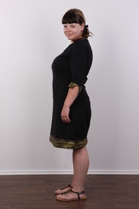 3. Download full pics of Zdena (24) from czechcasting.com