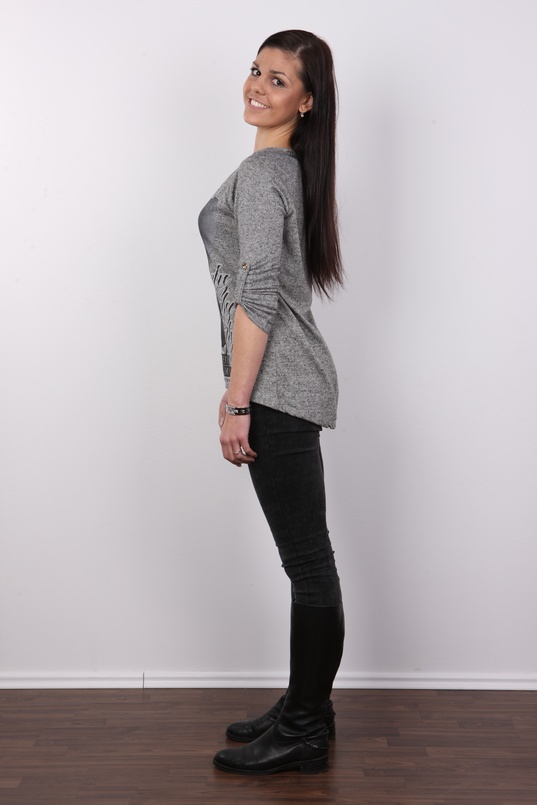 3. Download full pics of Natalie (22) from czechcasting.com