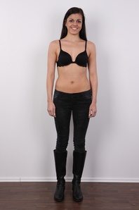 4. Download full pics of Natalie (22) from czechcasting.com