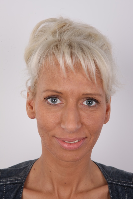 1. Download full pics of Monika (35) from czechcasting.com