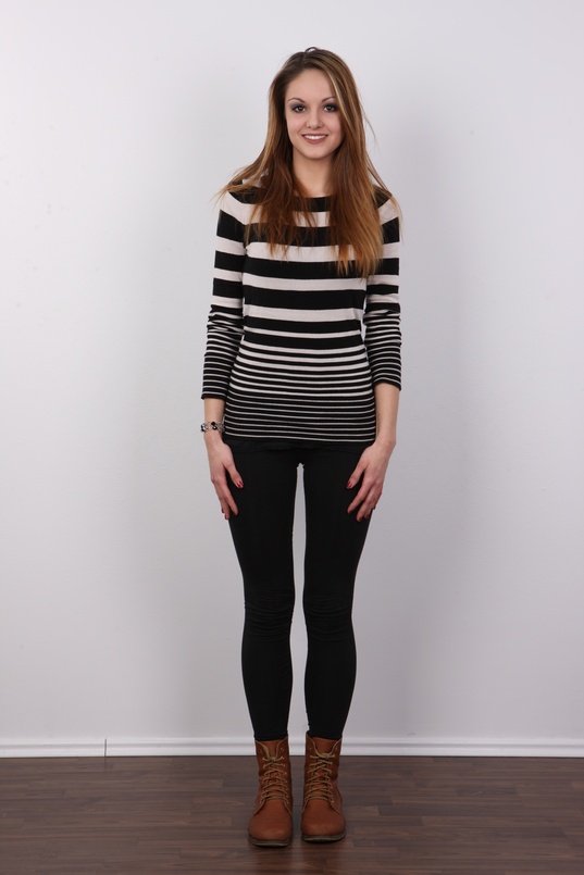 2. Download full pics of Lucie (20) from czechcasting.com