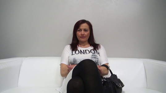 1. Download full pics of Simona (44) from czechcasting.com