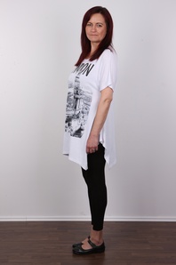 3. Download full pics of Simona (44) from czechcasting.com