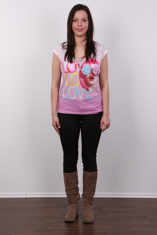 2. Download full pics of Gabriela (24) from czechcasting.com