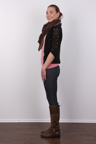 3. Download full pics of Jana (20) from czechcasting.com