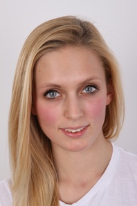 1. Download full pics of Denisa (18) from czechcasting.com