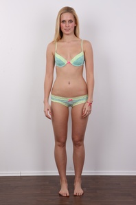 7. Download full pics of Denisa (18) from czechcasting.com