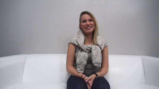 1. Download full pics of Aneta (21) from czechcasting.com