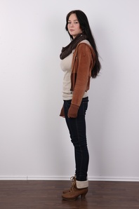 3. Download full pics of Sara (18) from czechcasting.com