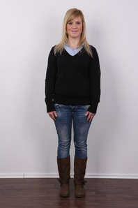 2. Download full pics of Martina (25) from czechcasting.com