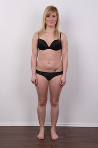 7. Download full pics of Martina (25) from czechcasting.com