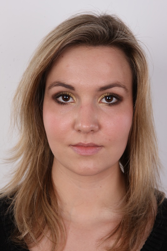 1. Download full pics of Milena (21) from czechcasting.com