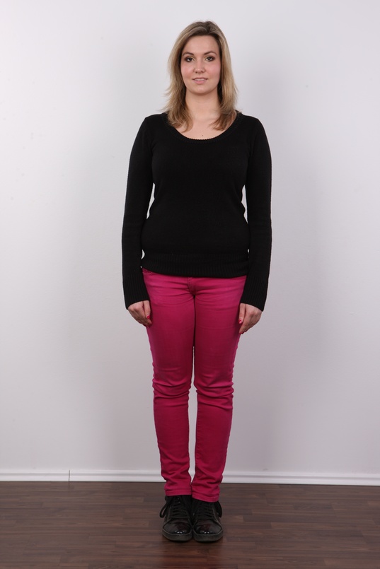 2. Download full pics of Milena (21) from czechcasting.com