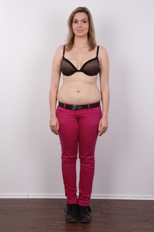 4. Download full pics of Milena (21) from czechcasting.com