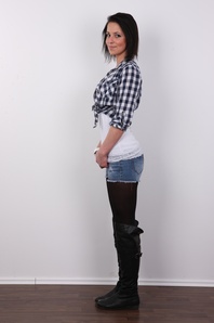 3. Download full pics of Michaela (19) from czechcasting.com