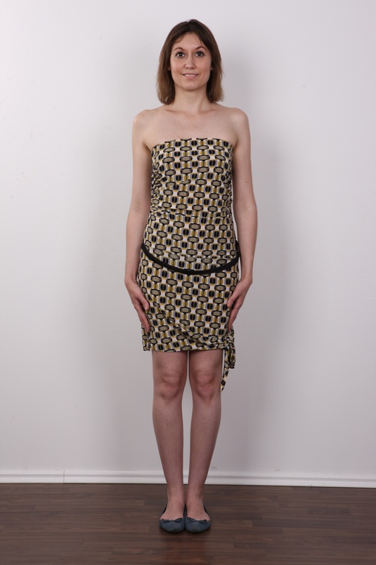 2. Download full pics of Marika (28) from czechcasting.com