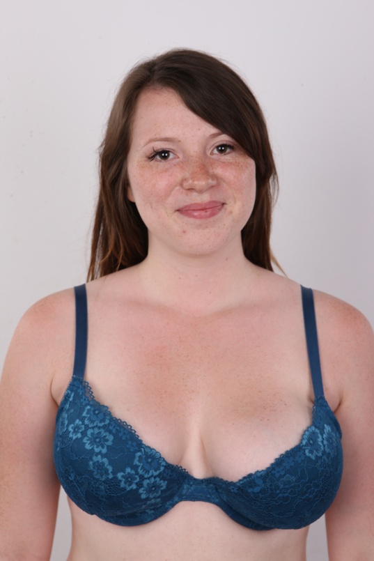 6. Download full pics of Denisa (20) from czechcasting.com