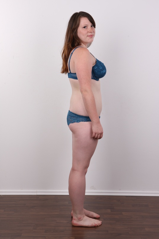 8. Download full pics of Denisa (20) from czechcasting.com