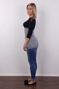 3. Download full pics of Lucie (21) from czechcasting.com