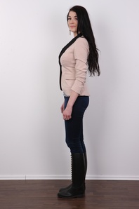 3. Download full pics of Katerina (19) from czechcasting.com