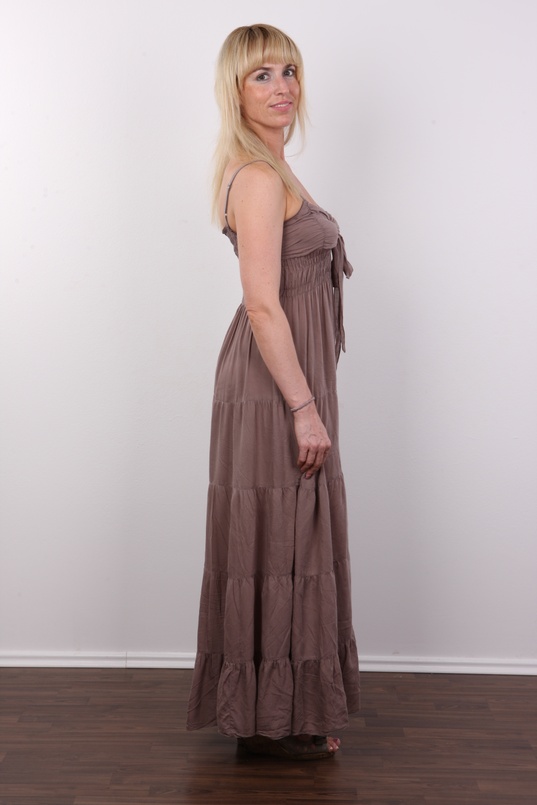 3. Download full pics of Eva (32) from czechcasting.com