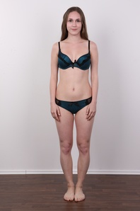 7. Download full pics of Klara (18) from czechcasting.com