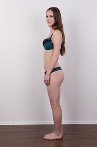 8. Download full pics of Klara (18) from czechcasting.com