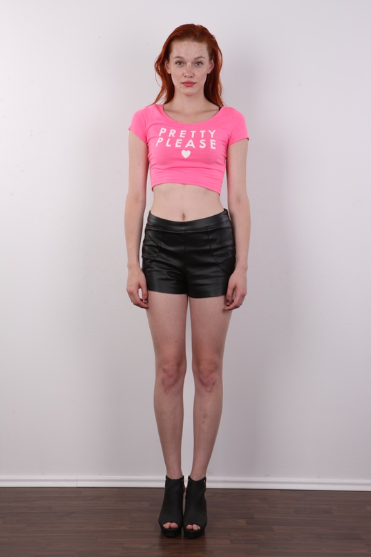 2. Download full pics of Lenka (21) from czechcasting.com