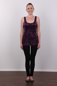 2. Download full pics of Hanka (21) from czechcasting.com